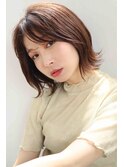 ミディアム外ハネスタイル