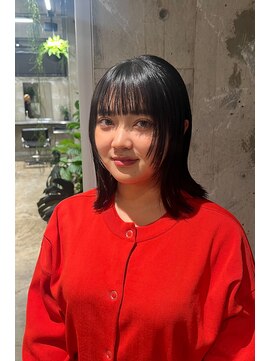 ピーロ(piilo) ミディアム/外ハネ/ツヤ髪