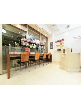 住宅街にあり通いやすい◎学生さんから大人まで幅広い世代から人気のサロン♪メンズの方も大歓迎です！