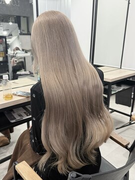 ロウル 渋谷(LOWRL) ミルクティーグレージュ