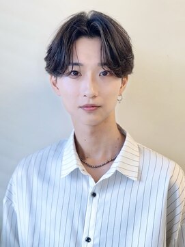 ジーナ 天神(Zina) 毛流れセンターパート