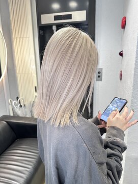 ジゼル(GiseL) ホワイトベージュカラー