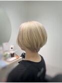 ショートボブブロンドヘア