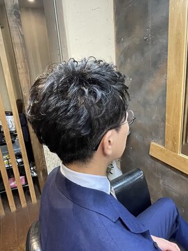 アスアド(asuad) メンズ ニュアンスショートパーマスタイル