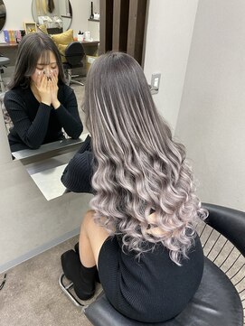 エミーバイモアムー(Emmie byMoremuu) 【埼玉YU-TA ギャルスタイル】