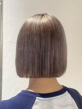 リル 茅ヶ崎(Liru:) 着物ヘア/ダークアッシュ/ミディアムレイヤーカット/茅ヶ崎駅