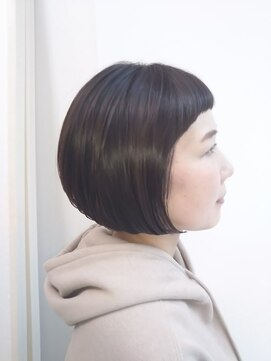 エミュスト(Emuest) 耳かけ前下がりボブ