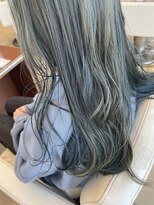 アチーブリス(achieve Liss)&nbsp;外国人風ハイトーンアッシュサファイアグレイカラー 透け感