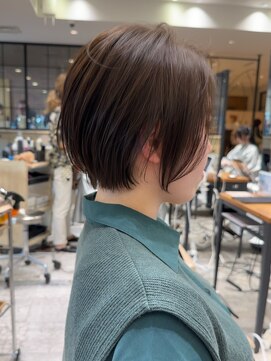 アフロート ルヴア(AFLOAT RUVUA) 丸みショートボブ 前髪長め 小顔似合わせ 20代 30代 40代