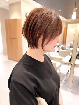 シシ 大宮(She 2.) 乾かして丸くなるショート/丸みショート/前髪/ベージュカラー