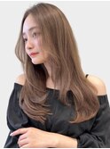 ロングレイヤー　センターパート　モテ髪　ミルクティーベージュ