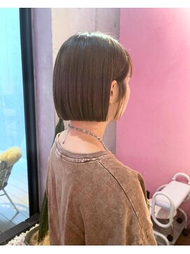 レイドバック(LAID BACK) ベージュカラー×ボブ