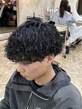 ラヴィズム 名駅店(LUVISM) 名古屋/メンズカット/メンズパーマ/眉毛/波巻きパーマ
