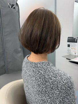 ジエクトアイロ 江坂駅前 ボブ 白髪ぼかしハイライト ダークアッシュ ダークグレージュ