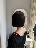 艶とラインで魅せる、大人かわいい切りっぱなしボブ！