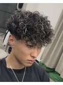 スペインカール ツイストスパイラル眉カットメンズパーマ