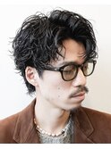 波打ちセンターパートウルフ波巻きツイストスパイラルパーマ黒髪