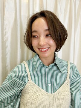 ハピネス 王寺店(Happiness) 前髪なし丸みショート白髪ぼかしカラー　奈良王寺30代40代50代