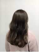 ベージュ