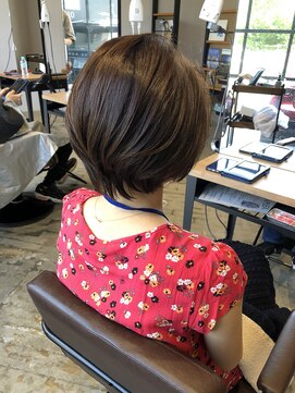 デラ バイ アフロート(DELA by afloat) *ショートスタイル*西山くるみ