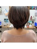 前髪にアクセント♪スッキリショート