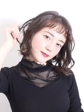 ロア(lore) 【20代/30代/40代/50代に人気】ショートバングゆるウェーブボブ