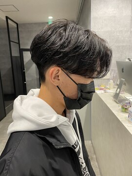 アンダーバーホワイト(_WHITE) 大阪　前下がりセンターパート