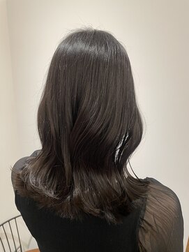 リリアーナ(LILIANA) 【LILIANA】韓国ヘアで上品な外ハネミディに