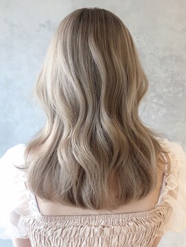 アルバム 渋谷パルコ(ALBUM) ホワイトミルクティーベージュ_アースカラーくびれヘア_ba369892