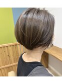 ショートボブ