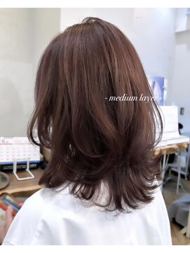 コンティロミー(CONTI ROMMY.) 大人上品ミディアム/ピンクベージュ/くびれレイヤー