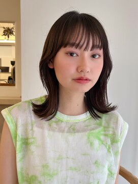 ガーデンヨコハマ(GARDEN YOKOHAMA) ミディアムレイヤーカットワンカール外ハネオリーブベージュ