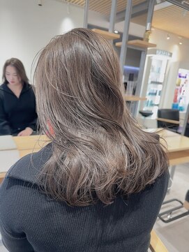 サイ(sai) グレージュ ブリーチなし 暗髪カラー 韓国風カラー