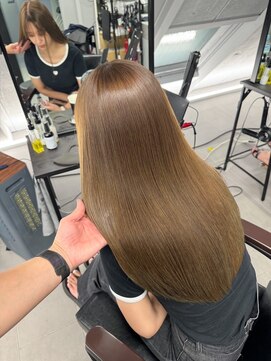 ロイス 渋谷(ROIS) ボブルフ/ネビージュ/小顔/ワンレン/スモーキーアッシュ[渋谷駅]