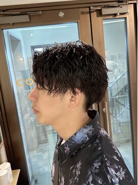 シャンプーボーイアネックス(SHAMPOO BOY Annex) センターパート　縦落ちツイストスパイラル　佐世保