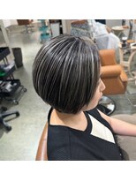 コヨーテ(coyote)&nbsp;ボブ　ミニマルボブ ハイライト シルバーベージュ