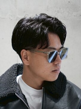 メッツ 原宿(METS) MEN'S/毛流れサイドパート×フェード/黒髪/テーパーフェード