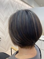 OSHIRO 岡山倉敷店【オシロ】【3月1日OPEN(予定)】 白髪ぼかしハイライトショートカット