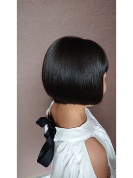 エム デ ヘアー オカダ スッキリショートボブ