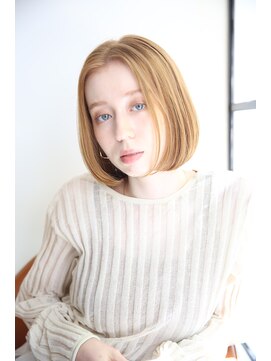 ロイド(Royd.) 大人可愛いセンターパートラインボブ　【Royd. 新宿御苑】