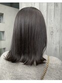 赤みのないアッシュグレージュ