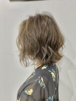 インフィニティ 新富町(Infinity)&nbsp;【ニュアンスパーマ】フォギーベージュ×くびれ外ハネミディ