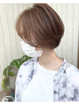 ルアナ(LUANA) インナーカラー×ふんわりショート