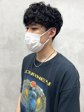 ウクラ バイ レシッド 池袋(uchla by rcid) 韓国マッシュスパイラルパーマ束感ショートマッシュ刈り上げ黒髪