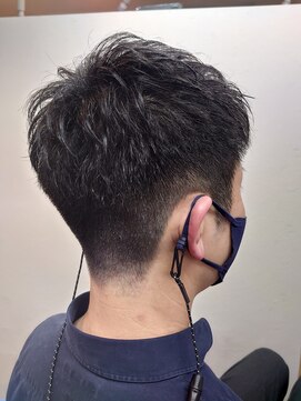 ヘアーカットデザインサロン スマッシュ 田町店(Hair cut design salon Smash) フォワード束感フェードカットショート ビジネスマン 学生、黒髪