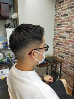 チルヘアー(CHILL hair)の写真/シェービングや眉カット、クレンジング等男性の身だしなみはチルヘアーにお任せ!好感度UP間違いなし◎