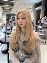 リリー(Lilley)&nbsp;【稲永麻衣】レイヤーカット+エンドカラー+韓国ヘア