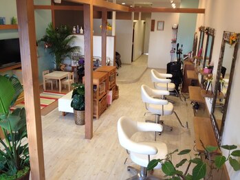 レリー ヘアアンドリラクゼーション(Rely hair＆relaxation)の写真/少人数のプライベートサロンだからこそ、お客様一人ひとりにしっかりと向き合い、丁寧に施術します◎