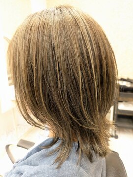 ヘアーデザインムーヴ(Hair design MOVE) 白髪ぼかしハイライト　明るい白髪染め　40代　50代