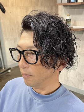 アラクラン(ALACRAN) 黒髪スパイラルパーマ